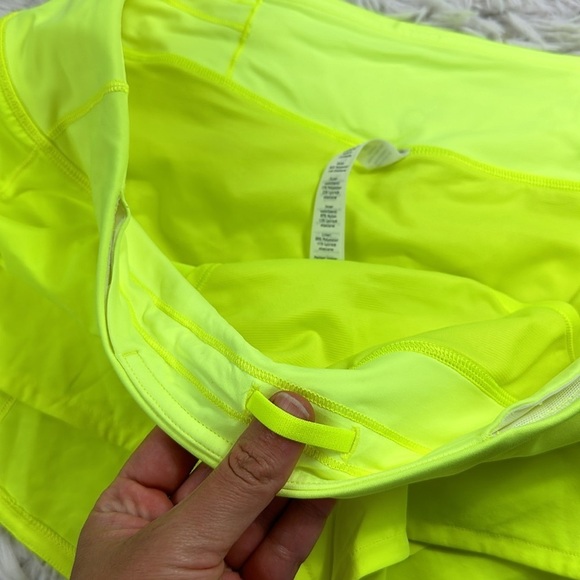 Lululemon Speed Up Low-Rise Short 2.5" Highlight Yellow - Picture 2 of 7